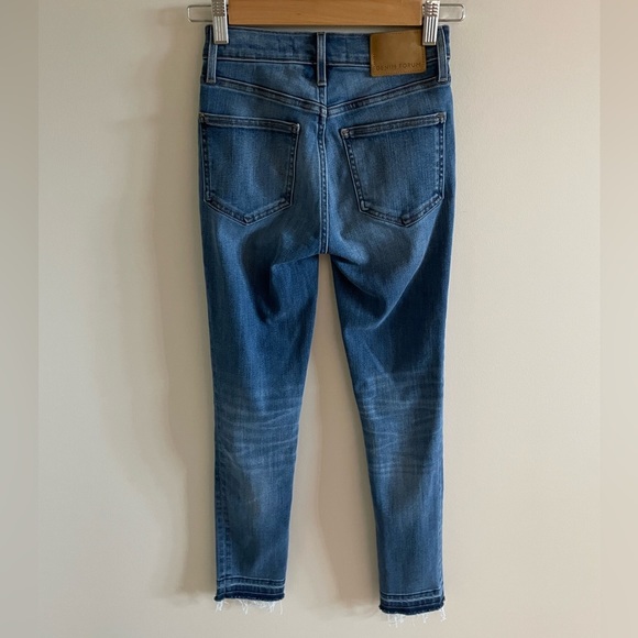 Aritzia Denim Forum The Nico Mid Crop Cropped, Mid-rise Skinny Jean Size 24 - Picture 4 of 9